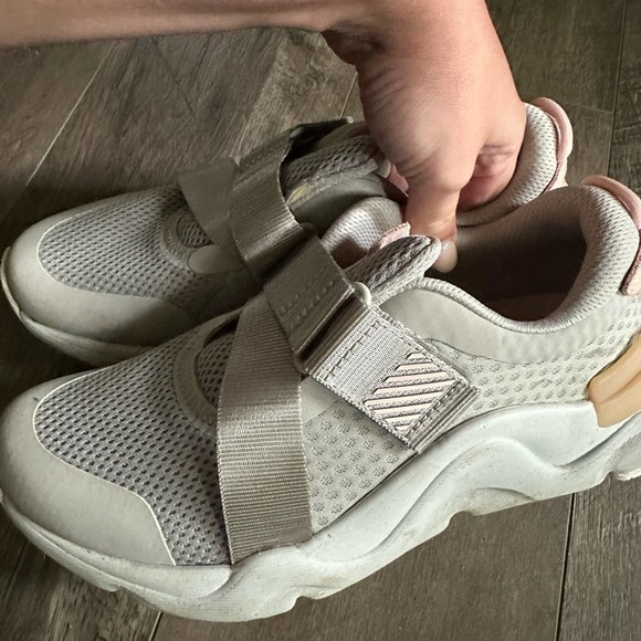 Sorel Kinetic Renegade Sneaker Dove Peach Blossom 8 NWOB - Picture 4 of 5